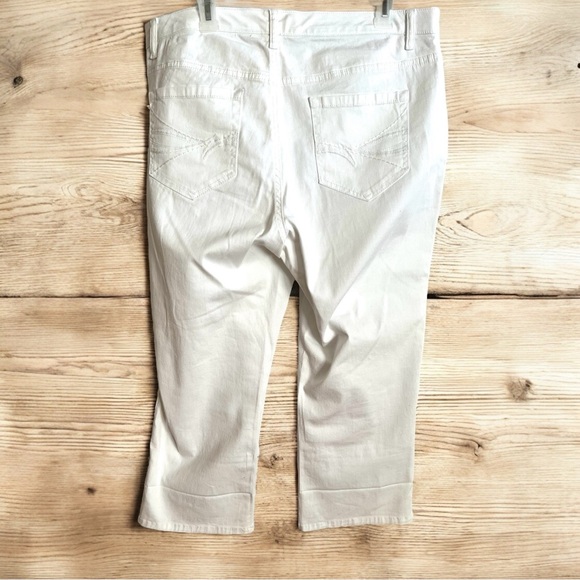 Faded Glory Cropped White Jean Pants  Women 16W Mid Rise Stretch NWOT - Picture 4 of 7